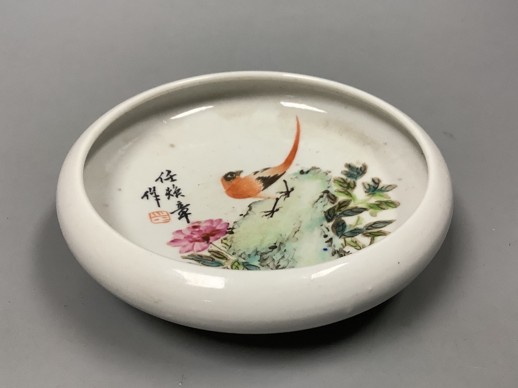 A Chinese enamelled porcelain 'pheasant' dish, diameter 12cm